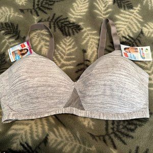 Hanes Oh So Light Wireless Bra with Comfort Foam 3XL